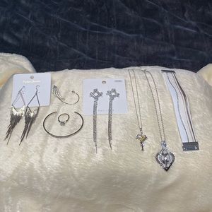 8 piece jewelry bundle